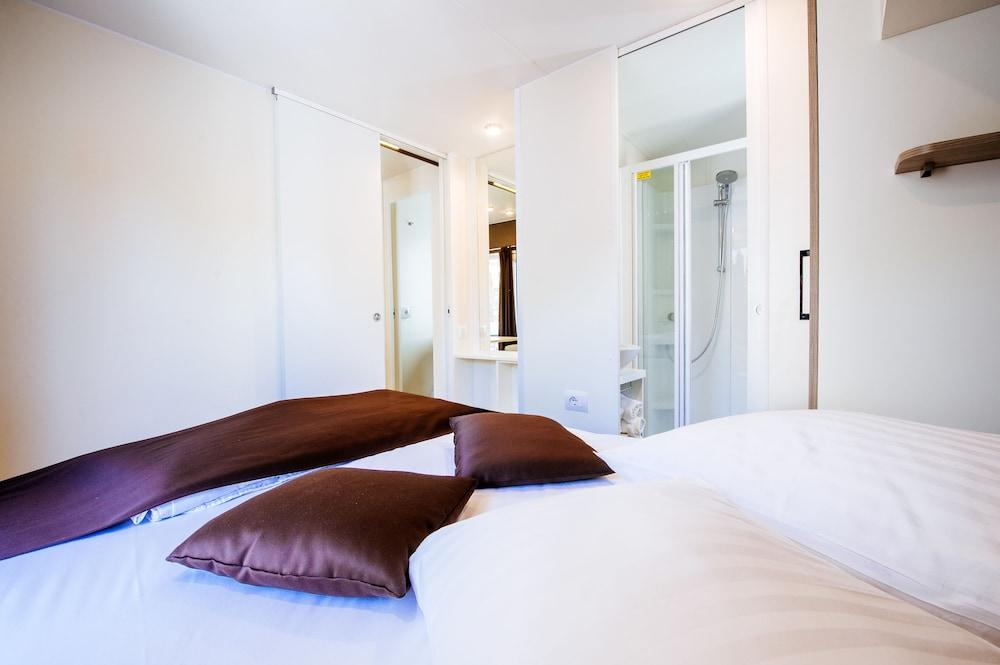 Zaton Holiday Resort Mobile Homes Nin Bagian luar foto