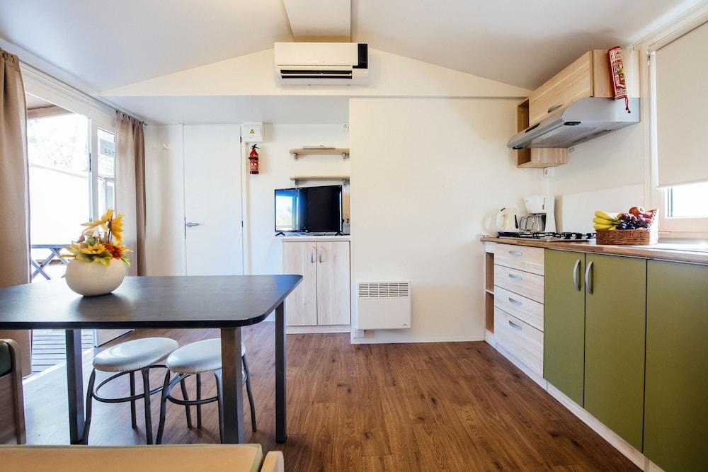 Zaton Holiday Resort Mobile Homes Nin Bagian luar foto