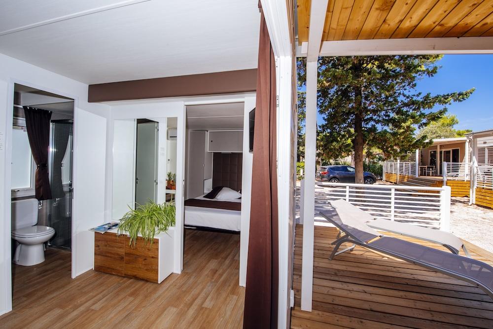 Zaton Holiday Resort Mobile Homes Nin Bagian luar foto
