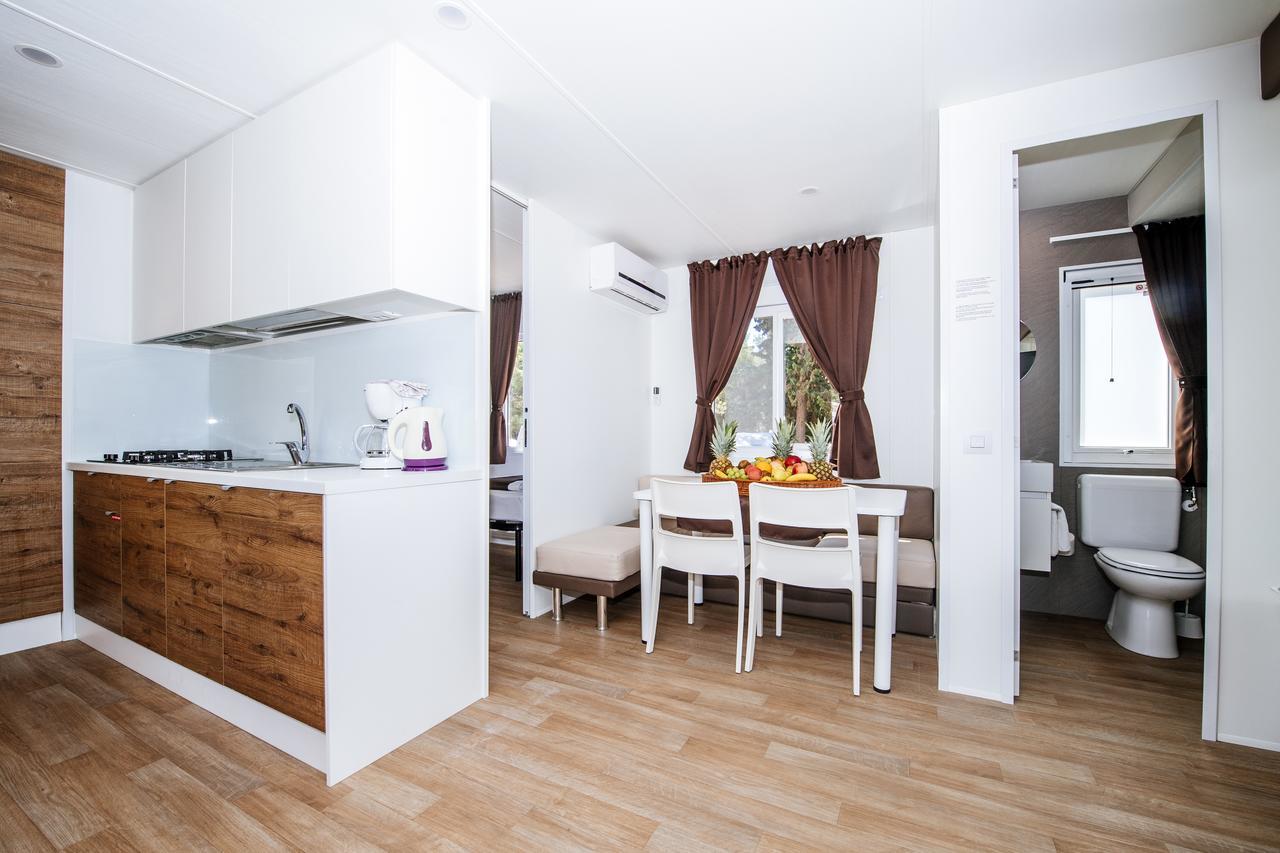 Zaton Holiday Resort Mobile Homes Nin Bagian luar foto