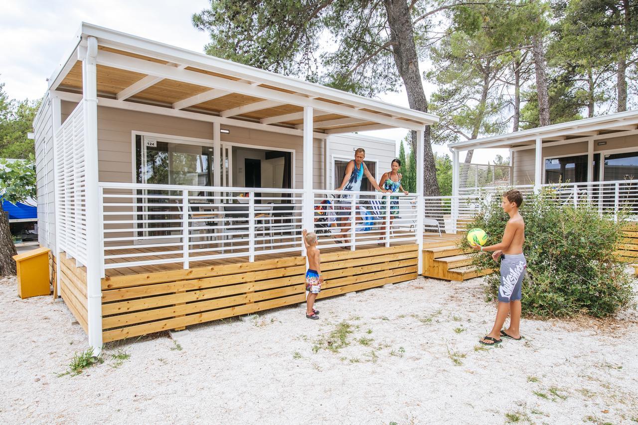 Zaton Holiday Resort Mobile Homes Nin Bagian luar foto